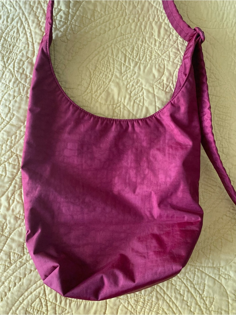 BAGGU small sling bag EUC